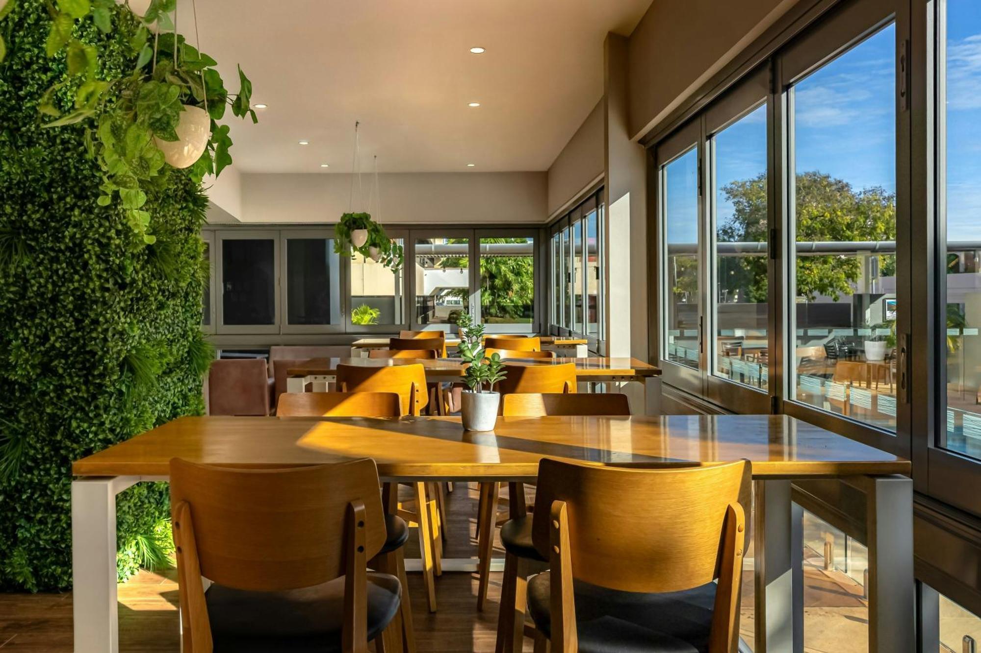Courtyard By Marriott Darwin Hotel Exterior foto